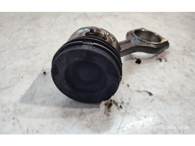  Поршень с шатуном DV6C   Peugeot 5008  