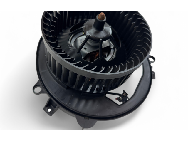 Вентилятор печки 5WC819015A, T72368C Audi Q2 -