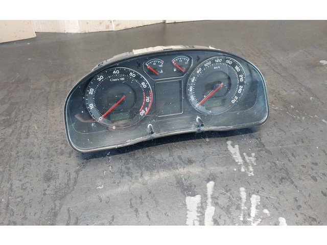 Панель приборов 3U0920811C Skoda Superb B5 (3U)