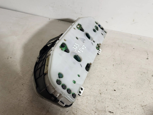 Přístrojová deska  Mazda 323 1998 BJ5AC, 80821  