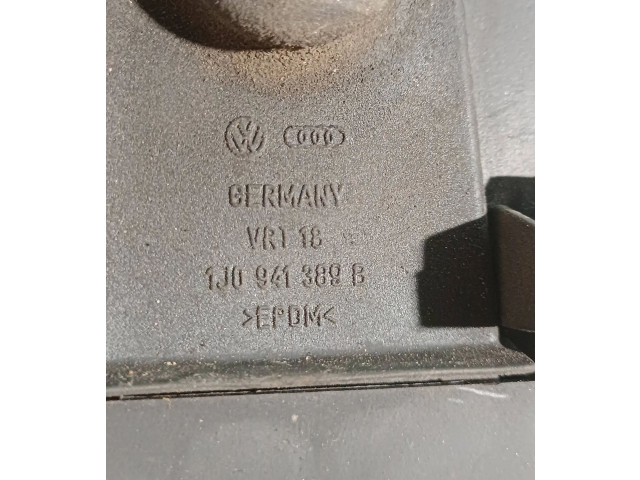 Блок предохранителей    Audi A3 S3 8L    