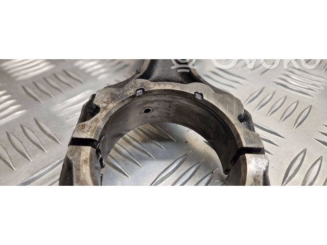 Píst Nissan Primera