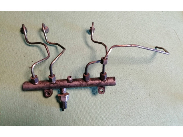 Топливная рампа 9645629580, 10033404   Volvo S40  