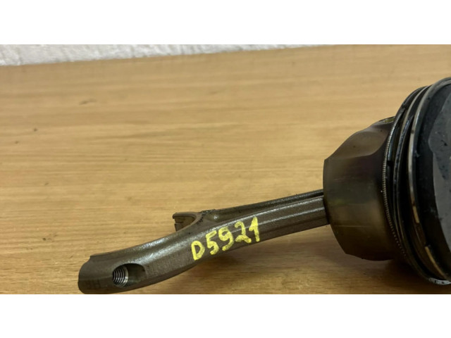 Píst 089203, D5921 BMW 5 F10 F11 pro benzínový motor