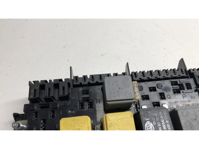 Pojistková skříňka 2469060093 Mercedes-Benz A W176 2013