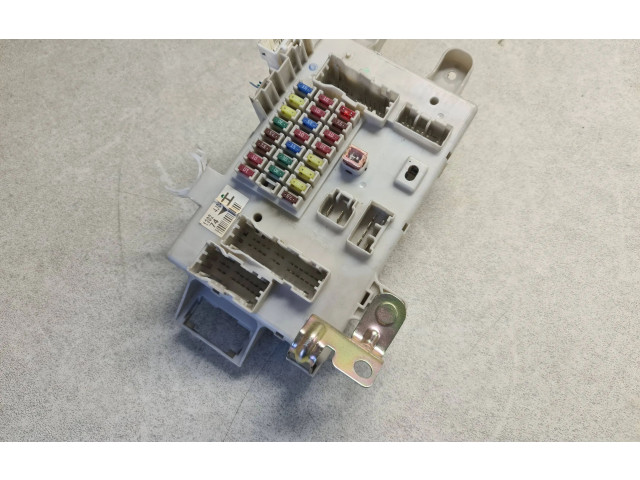 Pojistková skříňka 8198050030, 0665004650 Toyota Land Cruiser (J120) 2004