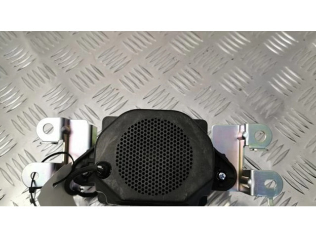 Громкоговоритель в панели