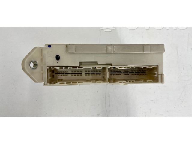   Pojistková skříňka 8267230131, 8273030272   Lexus GS 300 350 430 450H 2006