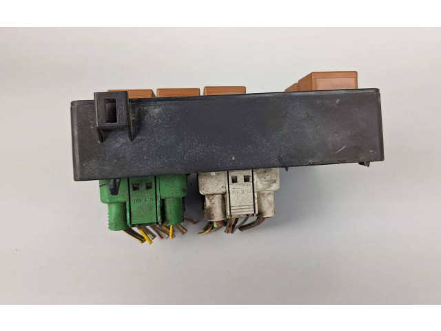 Блок предохранителей 518238100 Jaguar XJ X308