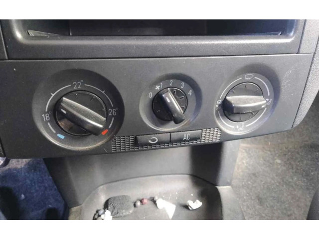 Блок управления климат-контролем Skoda Fabia Mk1 (6Y)