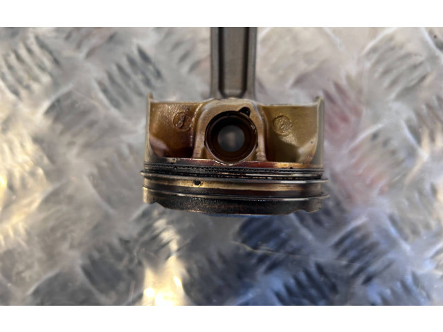 Поршень 326368 Maserati Levante