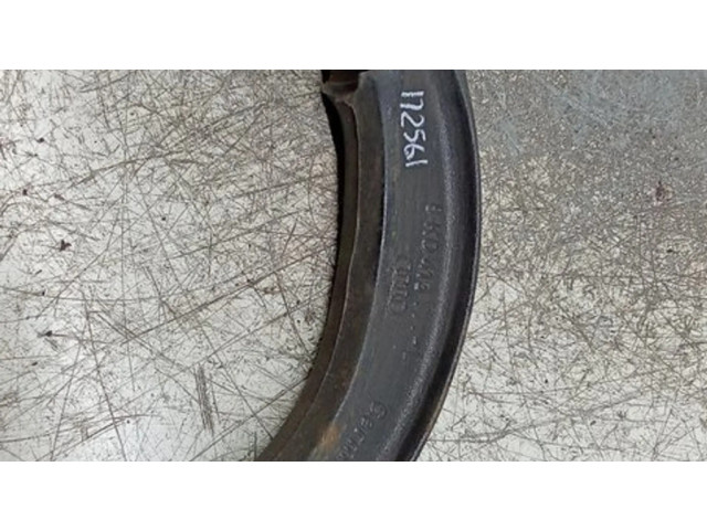 Нижний кронштейн амортизатора