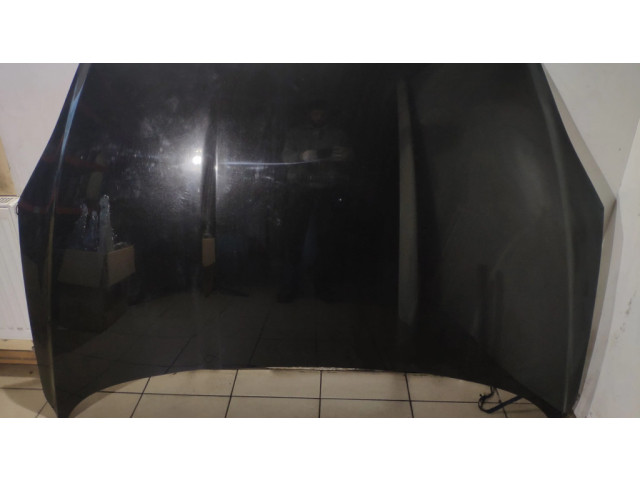 Капот двигателя