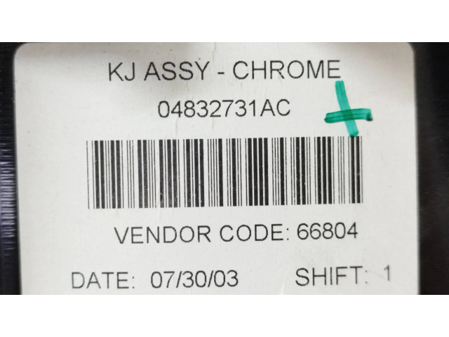 Панель приборов 04832731AC, P560105856AD Jeep Cherokee