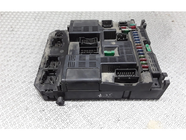 Pojistková skříňka Peugeot 307 2001