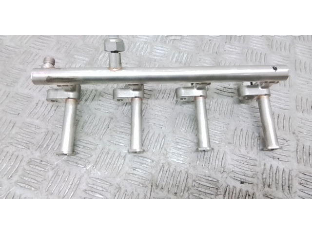 Топливная рампа 31303496, 31336652   Volvo XC90  