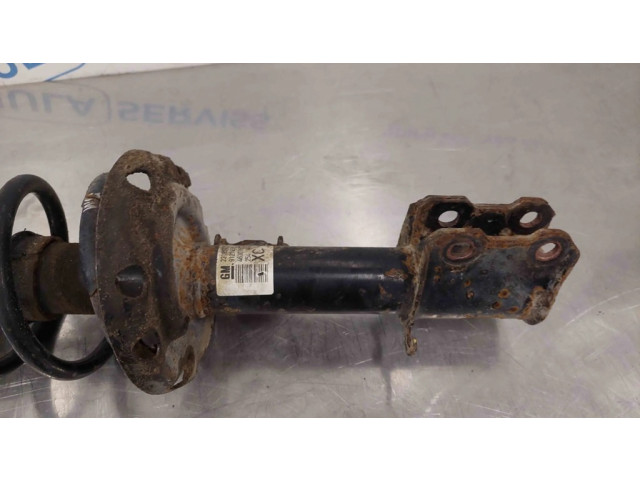 Передний амортизатор с пружиной