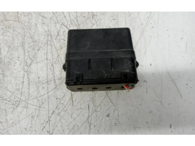 Pojistková skříňka 64200049 Nissan Navara 2011