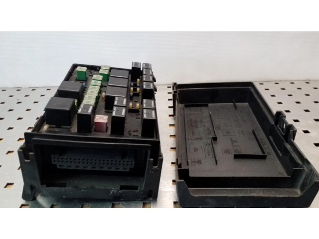 Блок предохранителей 04869204AM, P04869204AM Chrysler Voyager