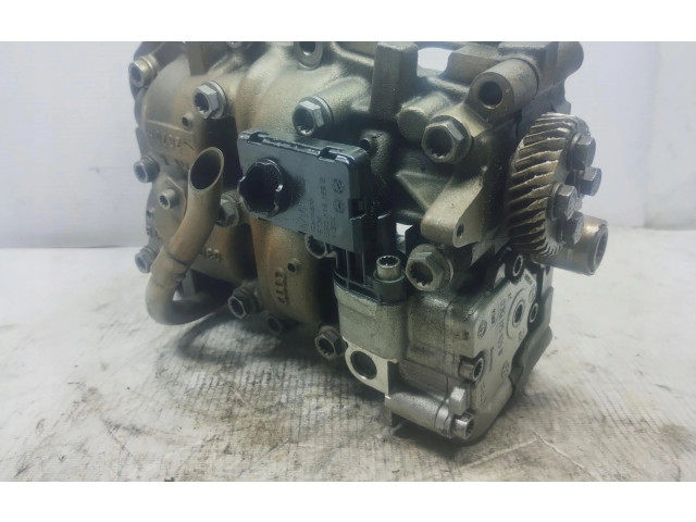 Масляный насос 03G103537B Audi A6 S6 C6 4F