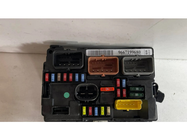 Pojistková skříňka 9667199680 Citroen C3 Picasso 2013