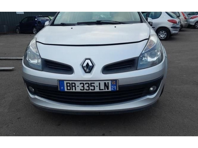 Блок предохранителей     Renault Clio III    