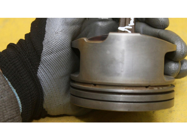 Píst Audi A8 S8 D3 4E