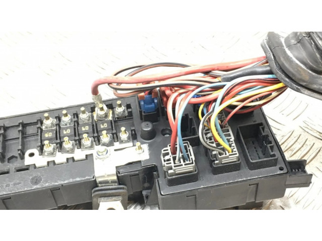 Блок предохранителей 8678449, 518829015   Volvo S80    