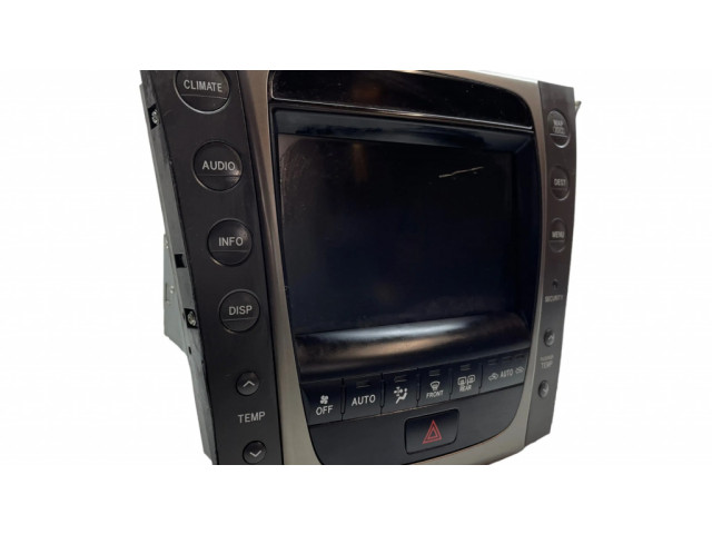 Радио/ проигрыватель CD/DVD / навигация