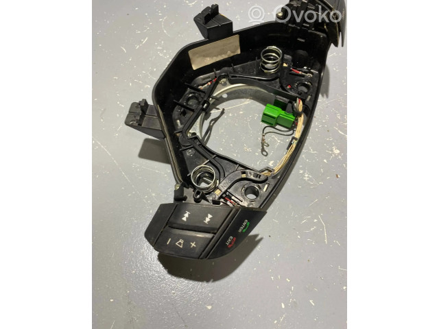 Кнопки рулевого колеса