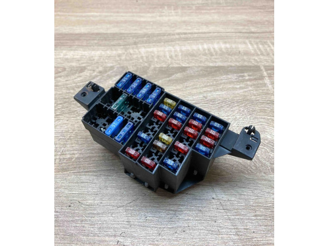 Блок предохранителей 7703297597 Renault Clio II