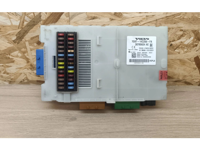 Блок предохранителей 7G9T14C256FA, 30765624AE Volvo V70