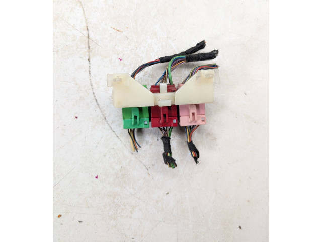 Pojistková skříňka 1J0937545G Audi Q7 4L 2014