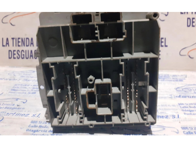 Блок предохранителей    Alfa Romeo GT    