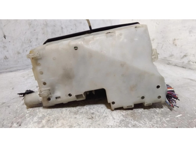 Блок предохранителей C23566760   Mazda 5    