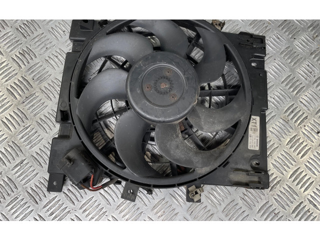 Электрический вентилятор радиаторов 13147279, 0130303302 Opel Astra H 2004
