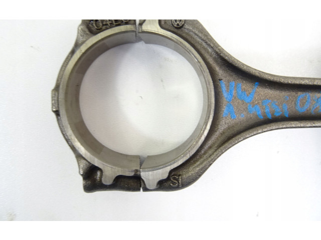  Поршень с шатуном    Volkswagen Golf VIII  