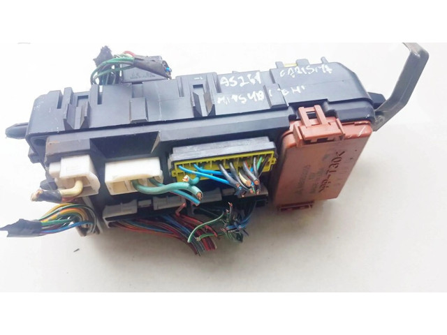 Блок предохранителей mb953355 Mitsubishi Carisma