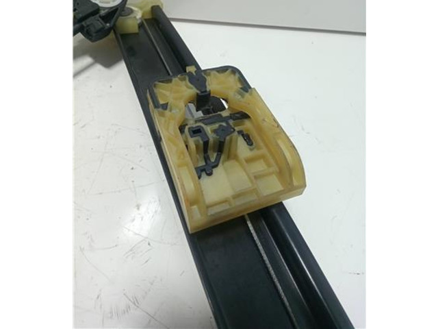 Генератор 82G837462A Audi A1