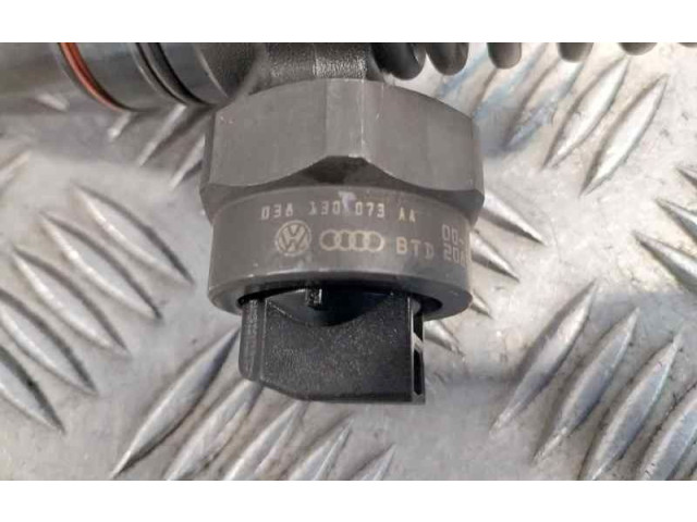 Vstřikovač 038130073AA, 0414720028 Volkswagen Passat Alltrack AVF