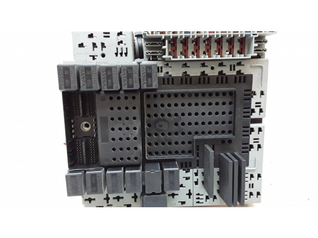 Блок предохранителей 9452772, 9452773   Volvo S80    