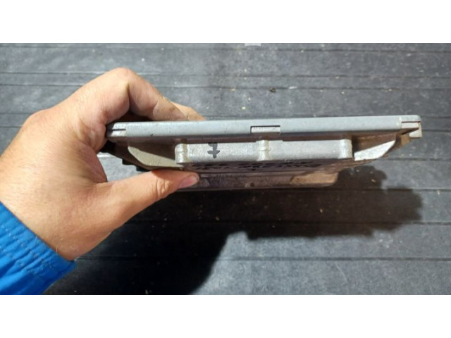 Блок управления двигателем Блок управления S110140011   Dacia Logan I