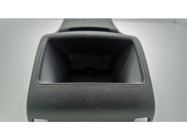 12 V гнездо (сзади)