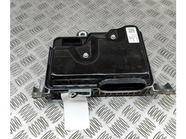 Блок комфорта 158399101C, 149732400G Tesla Model 3