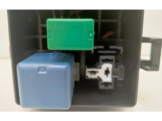 Блок предохранителей 3285 Lexus LS 430