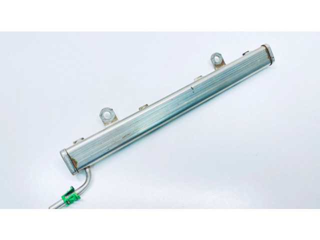 Vstřikovací lišta 04891575AA Chrysler Sebring (JS) pro benzínový motor 2.4