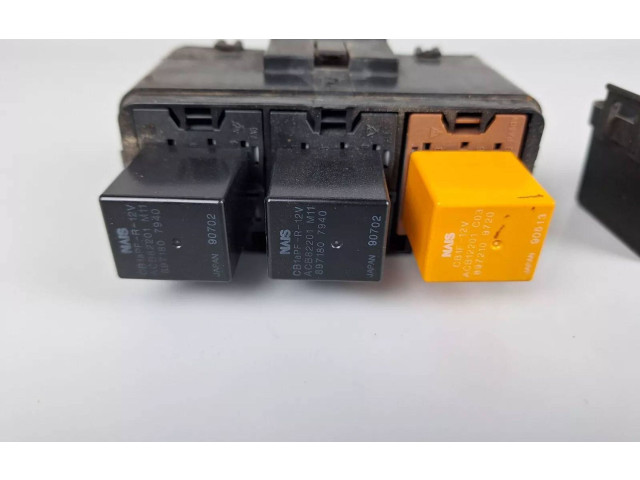 Блок предохранителей 8971807940 Mitsubishi Space Runner