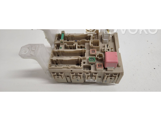   Pojistková skříňka 8273005680A   Toyota Avensis T270 2013