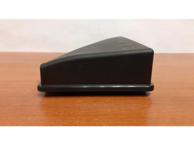 Крышка блока предохранителей 8888773914, 31473868 Volvo XC40