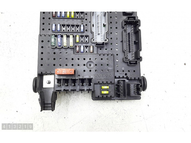Блок предохранителей 28017881   Volvo XC90    